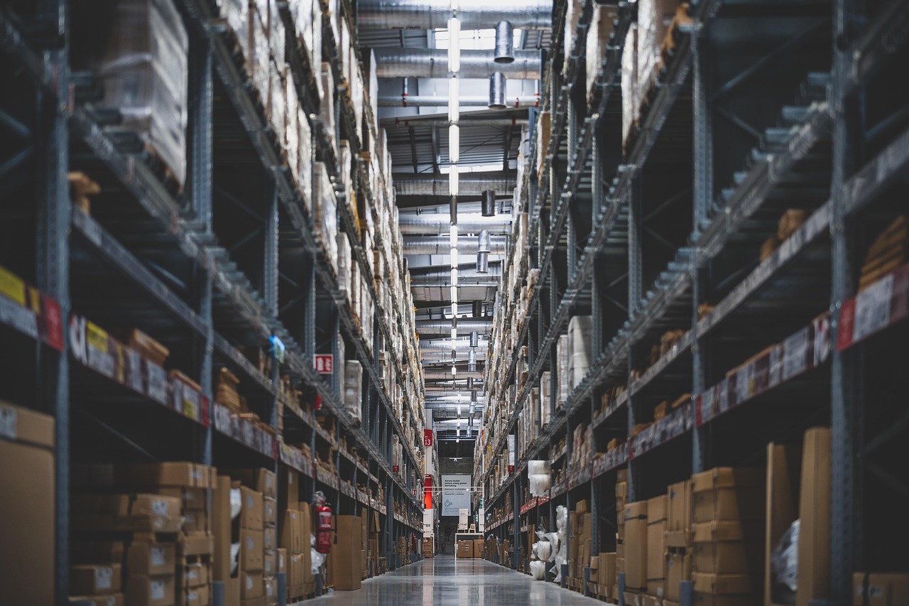 Store, stacks, shelves — Eladelantado Covering Social Issues, Community Outreach, and Charitable Programs